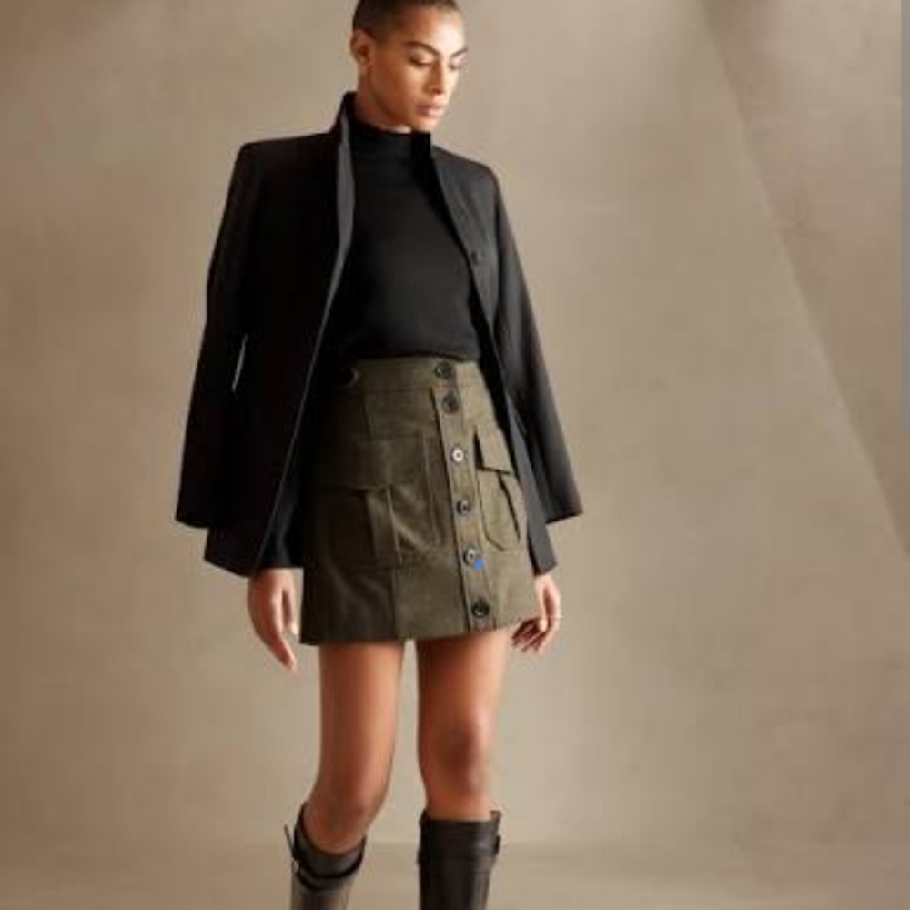 Banana Republic Olive Vegan Suede Mini Skirt - Sz 6